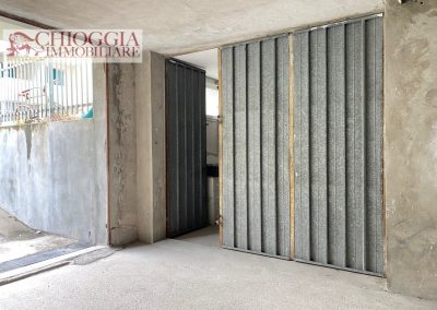 RIF.35 - SOTTOMARINA, GARAGE / MAGAZZINO IN VIA C. COLOMBO