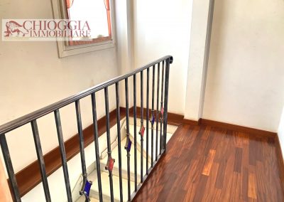 RIF.322 - SOTTOMARINA, CASA INDIPENDENTE CON CORTILE E POSTO AUTO