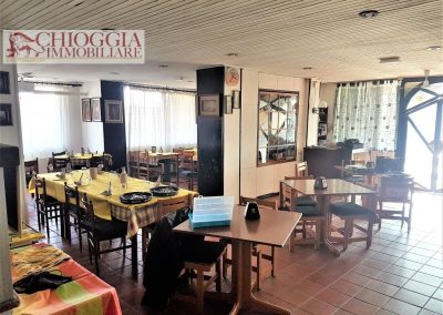 RIF.627 -ISOLA VERDE, NEGOZIO DI 500 MQ. CON ATTIVITA' DI RISTORANTE PIZZERIA