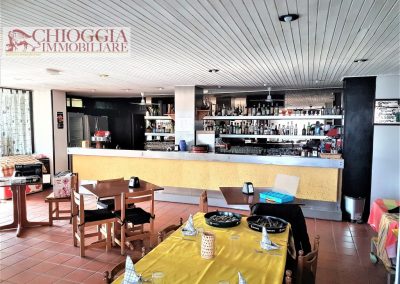 RIF.627 -ISOLA VERDE, NEGOZIO DI 500 MQ. CON ATTIVITA' DI RISTORANTE PIZZERIA