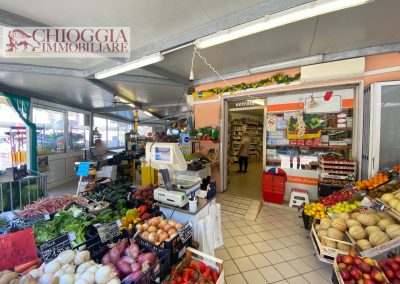 RIF.783 - ROSOLINA MARE, ATTIVITA' DI SUPERMARKET IN VENDITA