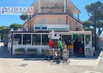 RIF.783 - ROSOLINA MARE, ATTIVITA' DI SUPERMARKET IN VENDITA