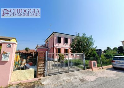 RIF.327 - CHIOGGIA - FRAZIONE, APPARTAMENTO CON TERRAZZO DI 20 MQ