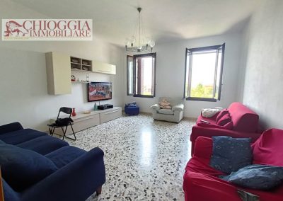 RIF.327 - CHIOGGIA - FRAZIONE, APPARTAMENTO CON TERRAZZO DI 20 MQ