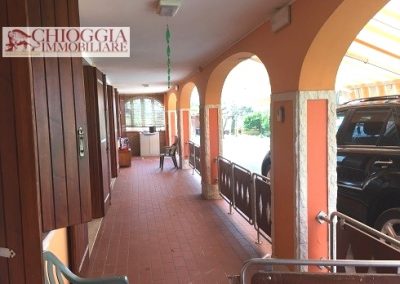 RIF.361 - ROSOLINA, CASA SINGOLA DIVISA IN DUE UNITA' € 460.000