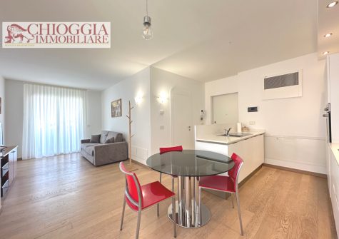 RIF.699 – SOTTOMARINA, APPARTAMENTO CON VISTA MARE E GARAGE