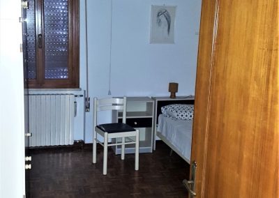 RIF.331 - CASA SINGOLA DI DUE UNITA' ABITATIVE CON TERRENO E GARAGE