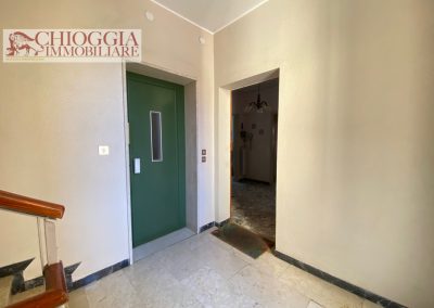 RIF.49 - CHIOGGIA, APPARTAMENTO CON ASCENSORE E GARAGE.