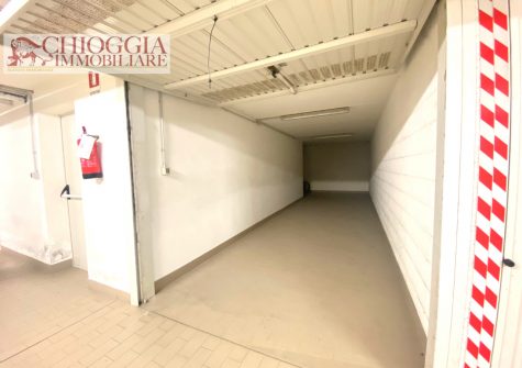 RIF.929 – SOTTOMARINA, GARAGE DI CIRCA 30 mq.