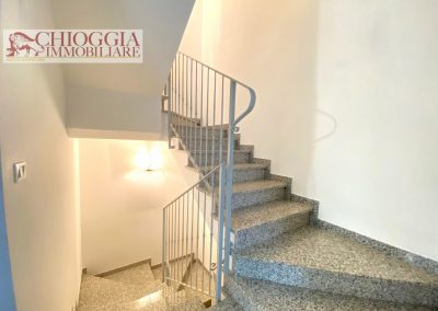 RIF.574 - VILLA A SCHIERA CON GIARDINO. Euro 220.000.