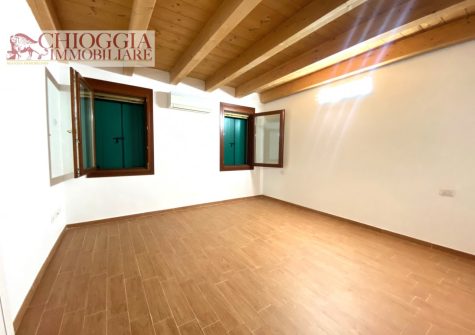 RIF.39 – CHIOGGIA, CASA INDIPENDENTE IN AFFITTO. Euro 1000/mese.